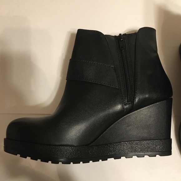 Cklass Women’s Ankle Boots - Picture 6 of 15